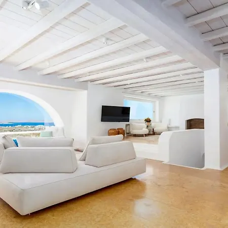 Nyaraló Luxury Near Beach Of Psarou *