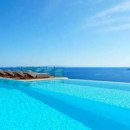 Luxury Near Beach Of Psarou Nyaraló *