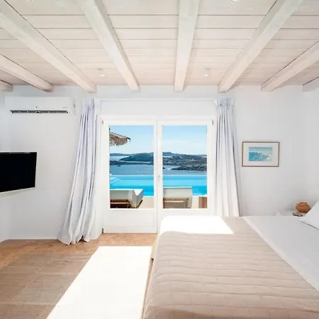 Luxury Near Beach Of Psarou 度假居 *
