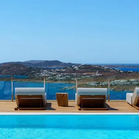 Luxury Near Beach Of Psarou 度假居 *
