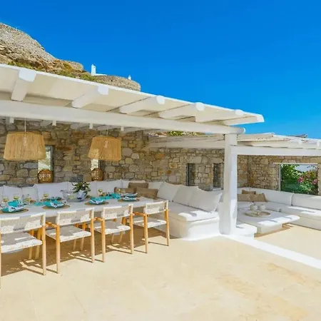 Luxury Near Beach Of Psarou 度假居 普沙罗