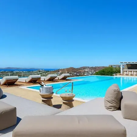 Luxury Near Beach Of Psarou 度假居 普沙罗