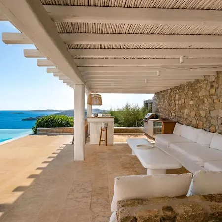 Luxury Near Beach Of Psarou 度假居 *