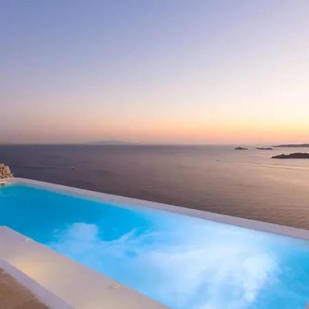 Luxury Near Beach Of Psarou 普沙罗